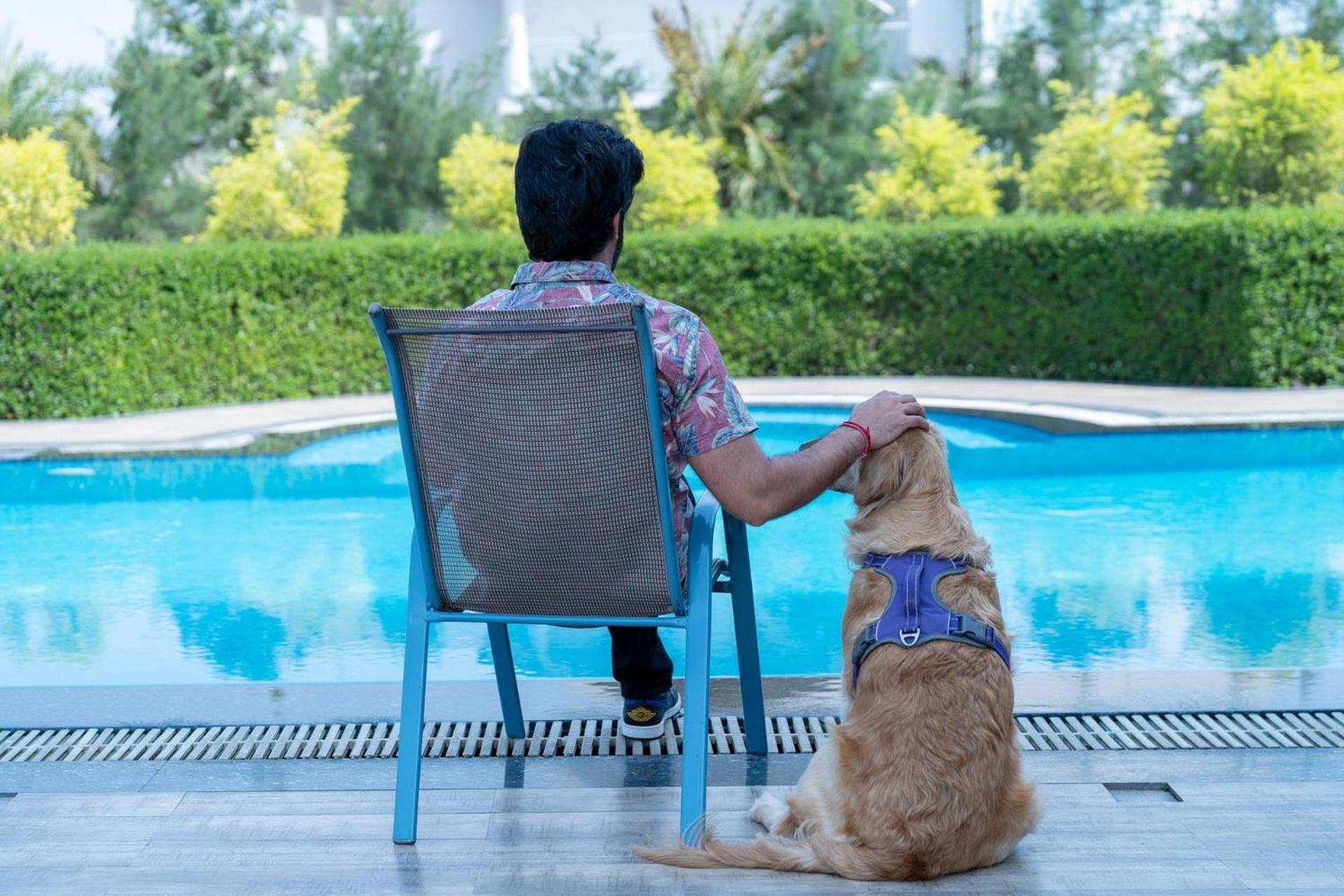 Stayvista At Le Blanc Escape W Outdoor Pool Sohna Exterior foto